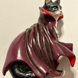 Vampire Cat Figurine